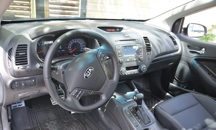 مقایسه کیا سراتو کوپه با هیوندای جنسیس کوپه 7 Kia Cearto Coupe